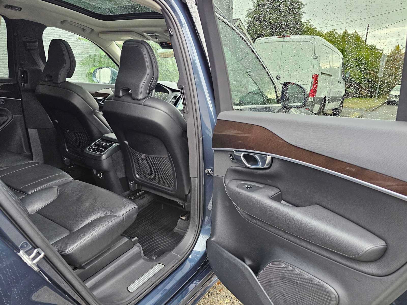 Used 2019 Volvo XC90 T6 Momentum w/ Advanced Package AWD/4WD image 13