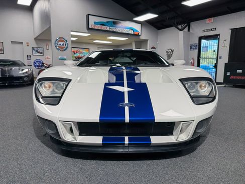 Used 2005 Ford GT RWD image 6