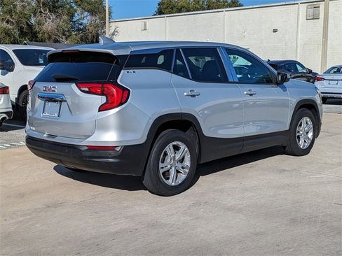 Used 2021 GMC Terrain SLE image 6