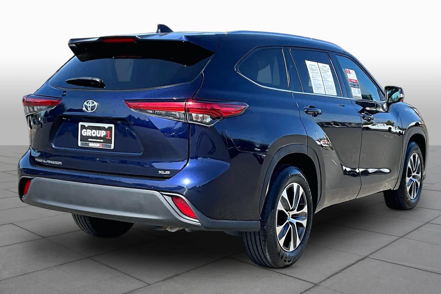 Certified 2021 Toyota Highlander XLE FWD image 12