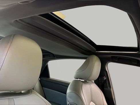 Used 2020 Toyota Avalon XLE w/ Moonroof Package image 25