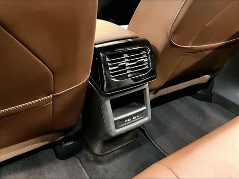 Used 2023 Volkswagen ID.4 2WD image 37