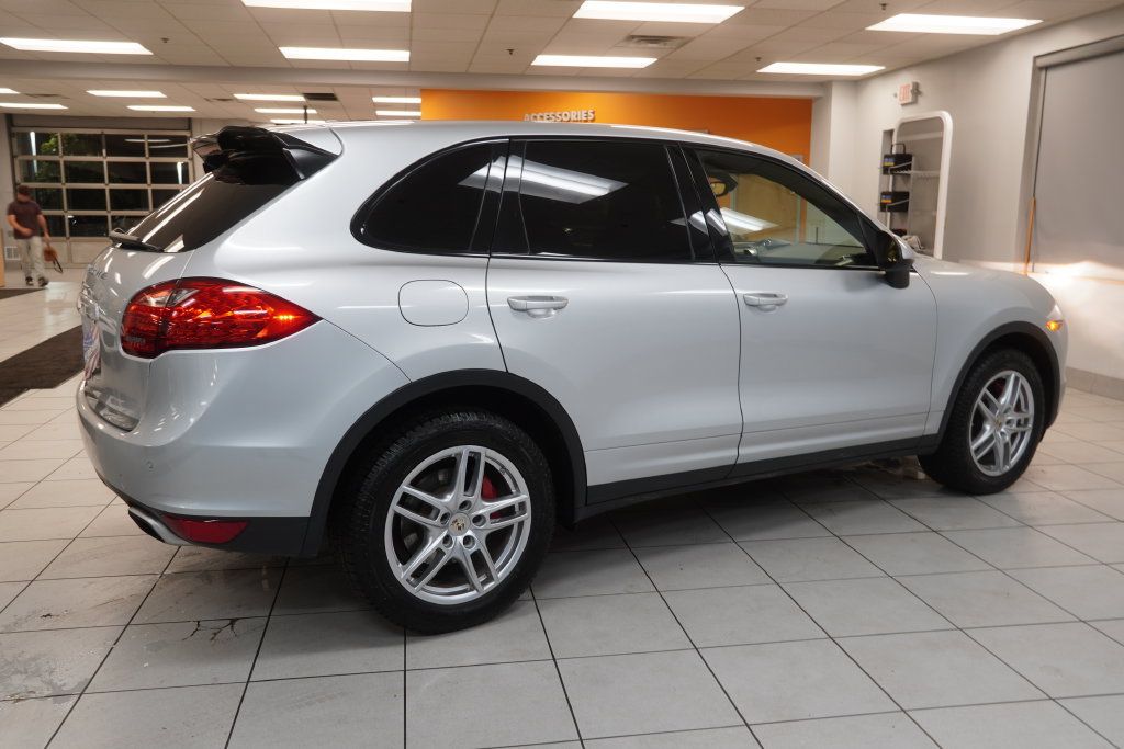 Used 2012 Porsche Cayenne AWD/4WD image 12