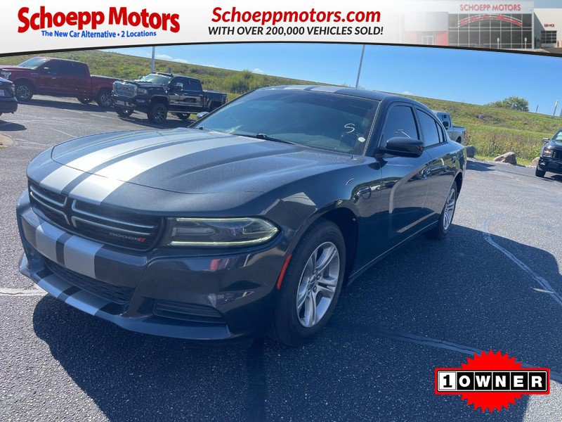 Used 2016 Dodge Charger SE RWD image 1