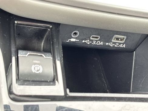 Used 2024 Subaru Legacy Limited AWD/4WD image 37