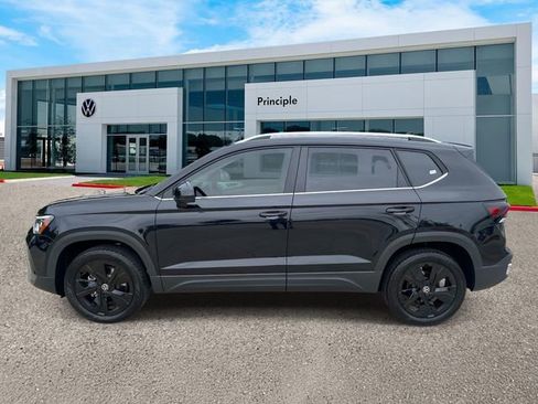 New 2026 Volkswagen Taos SE FWD image 6