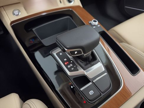 Used 2023 Audi Q5 e Premium Plus w/ Premium Plus Package image 25