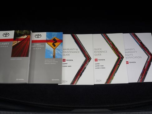 Used 2024 Toyota Camry SE image 22