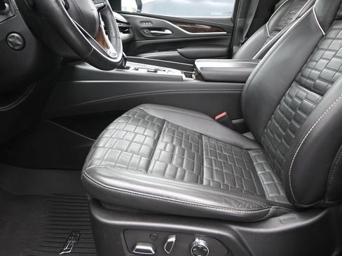 Used 2023 Cadillac Escalade ESV Sport Platinum RWD image 13