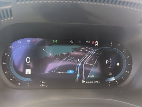 Used 2023 Volvo XC60 B5 Plus image 11