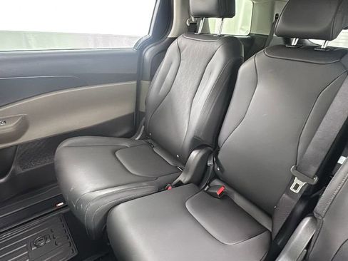 New 2026 Kia Carnival LXS image 14