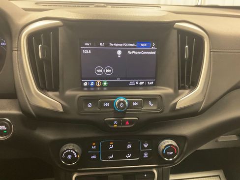 Used 2024 GMC Terrain SLE AWD/4WD image 25