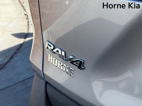 Used 2021 Toyota RAV4 XLE w/ Convenience Package image 29
