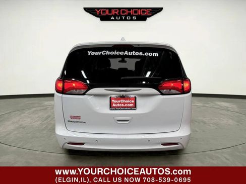 Used 2019 Chrysler Pacifica LX w/ Tire & Wheel Group FWD image 4