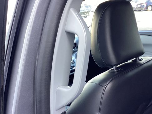 Used 2021 Ford Explorer XLT w/ Equipment Group 202A image 24