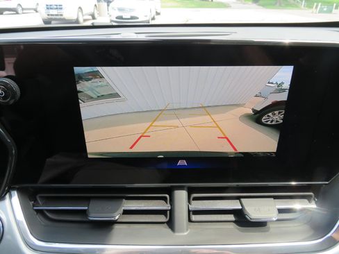 Used 2025 Chevrolet Trax LT FWD image 6