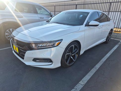 Used 2018 Honda Accord Sport image 2