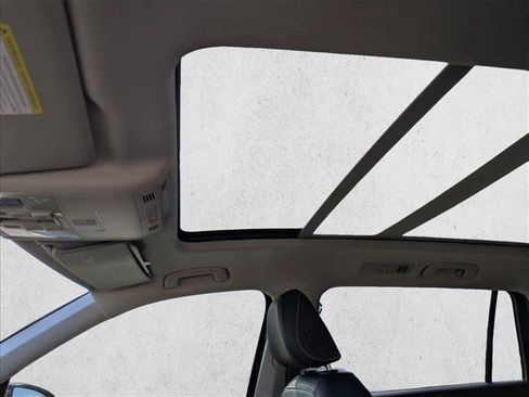 Used 2021 Volkswagen Tiguan S FWD image 22