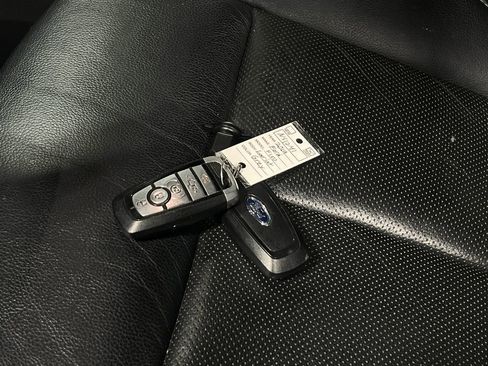 Used 2019 Ford F150 Lariat w/ Equipment Group 502A Luxury AWD/4WD image 40