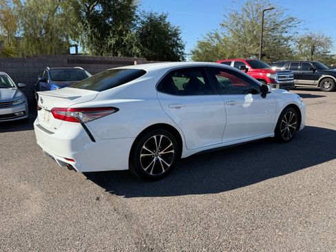 Used 2018 Toyota Camry SE image 5