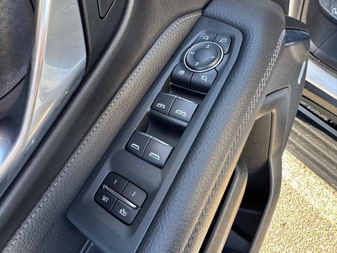 Used 2022 GMC Yukon Denali w/ Denali Premium Package image 18