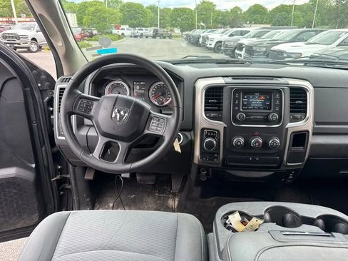 Used 2017 RAM 1500 Classic SLT AWD/4WD image 7