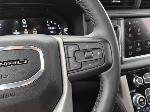 Used 2023 GMC Yukon Denali RWD image 27