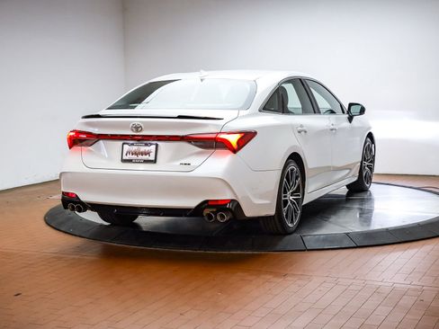 Used 2019 Toyota Avalon XSE w/ Carpet Mat Package FWD image 7