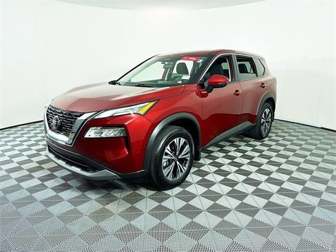 Certified 2021 Nissan Rogue SV image 3