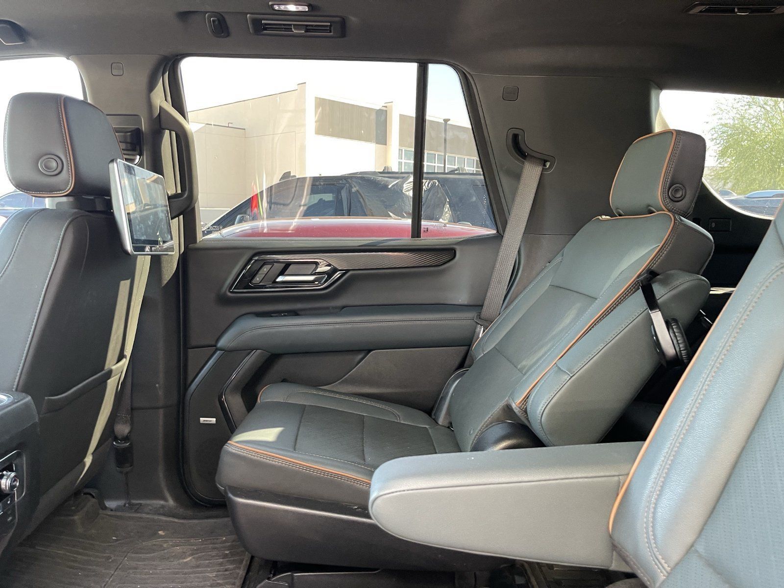 Certified 2025 GMC Yukon AT4 AWD/4WD image 9