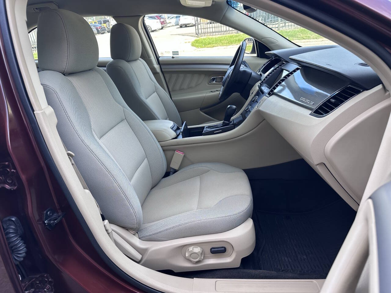 Used 2016 Ford Taurus SEL w/ Equipment Group 201A FWD image 38