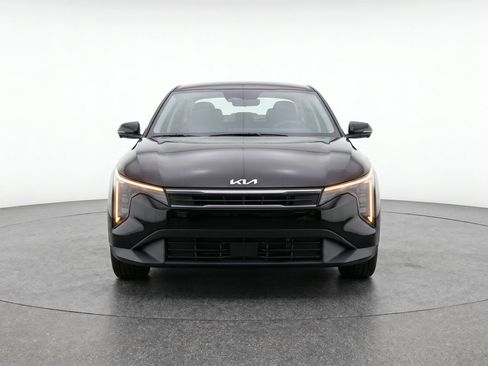Used 2025 Kia K4 FWD image 2