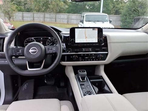 Used 2025 Nissan Pathfinder SL w/ SL Premium Package image 7