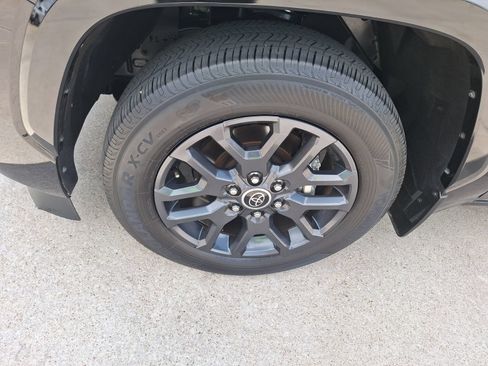 Used 2023 Toyota Sequoia Platinum RWD image 11