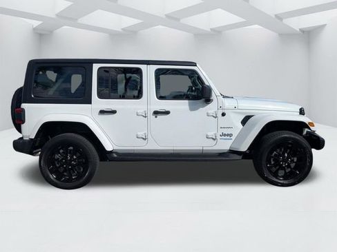 Used 2021 Jeep Wrangler Unlimited Sahara w/ Cold Weather Group AWD/4WD image 3