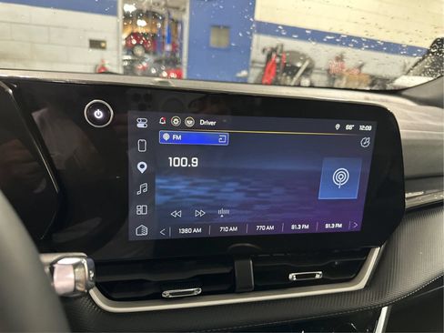 Used 2026 Chevrolet Equinox LT AWD/4WD image 15