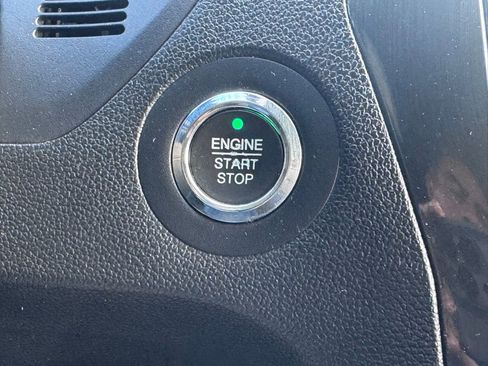 Used 2017 Ford Explorer XLT w/ Equipment Group 202A image 7