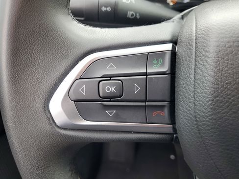 Used 2023 Jeep Compass Altitude image 18