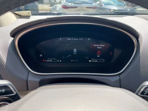 Used 2019 Lincoln Nautilus Reserve AWD/4WD image 33