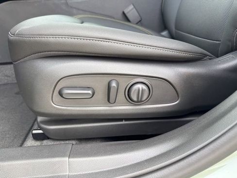 New 2026 Chevrolet Trax ACTIV w/ Sunroof Package FWD image 14