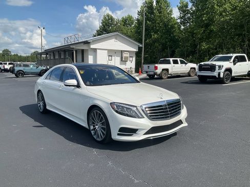 Used 2016 Mercedes-Benz S 550 Sedan image 3
