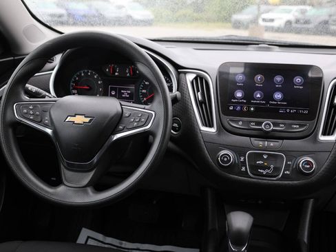 Used 2025 Chevrolet Malibu LS FWD image 23