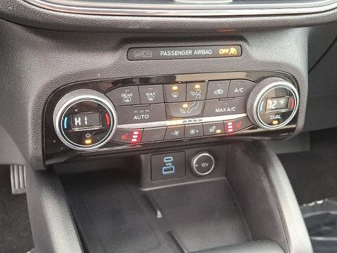 Certified 2021 Ford Escape Titanium w/ Titanium Elite Package image 17