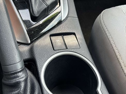 Used 2018 Toyota Corolla LE FWD image 27