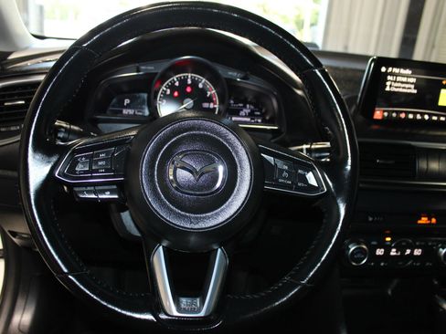 Used 2018 MAZDA MAZDA3 Grand Touring FWD image 10