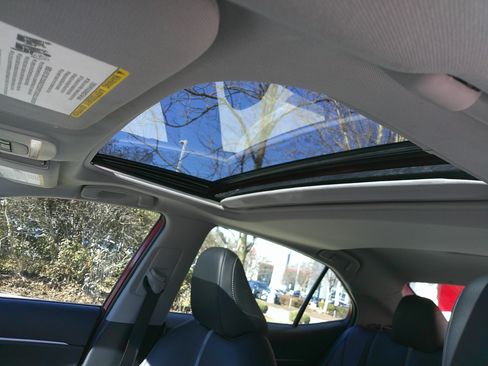 Used 2022 Toyota Camry SE image 29