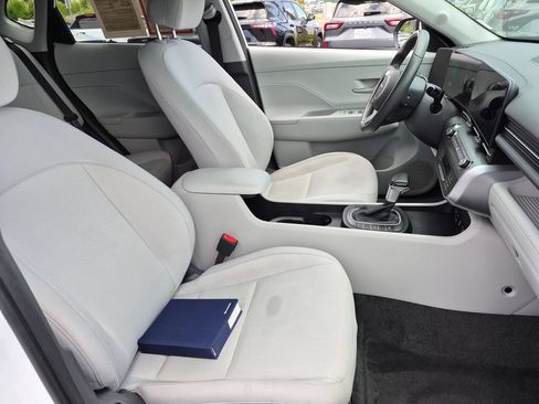 Used 2025 Hyundai Kona SEL FWD image 31