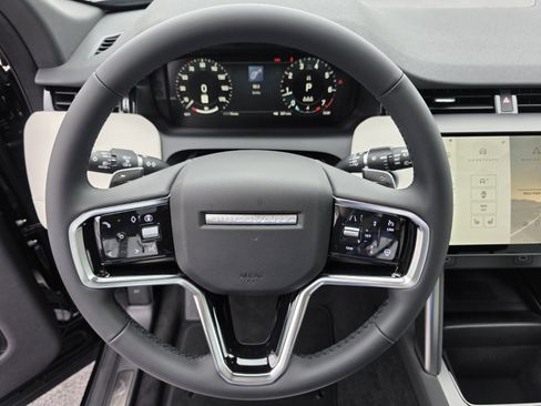 New 2026 Land Rover Discovery Sport Landmark image 15