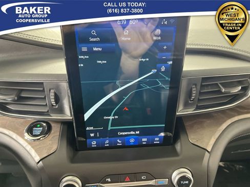 Used 2020 Ford Explorer Platinum w/ Premium Technology Package image 14