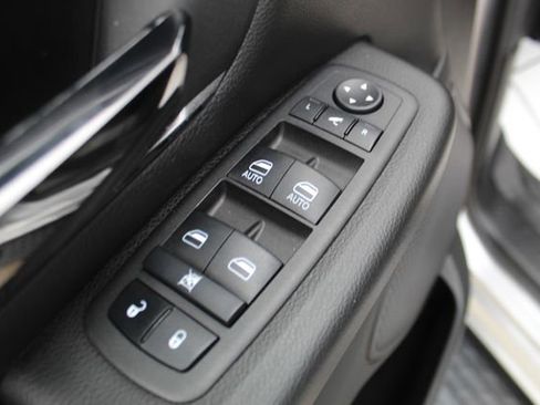 Used 2024 RAM 1500 Big Horn AWD/4WD image 11
